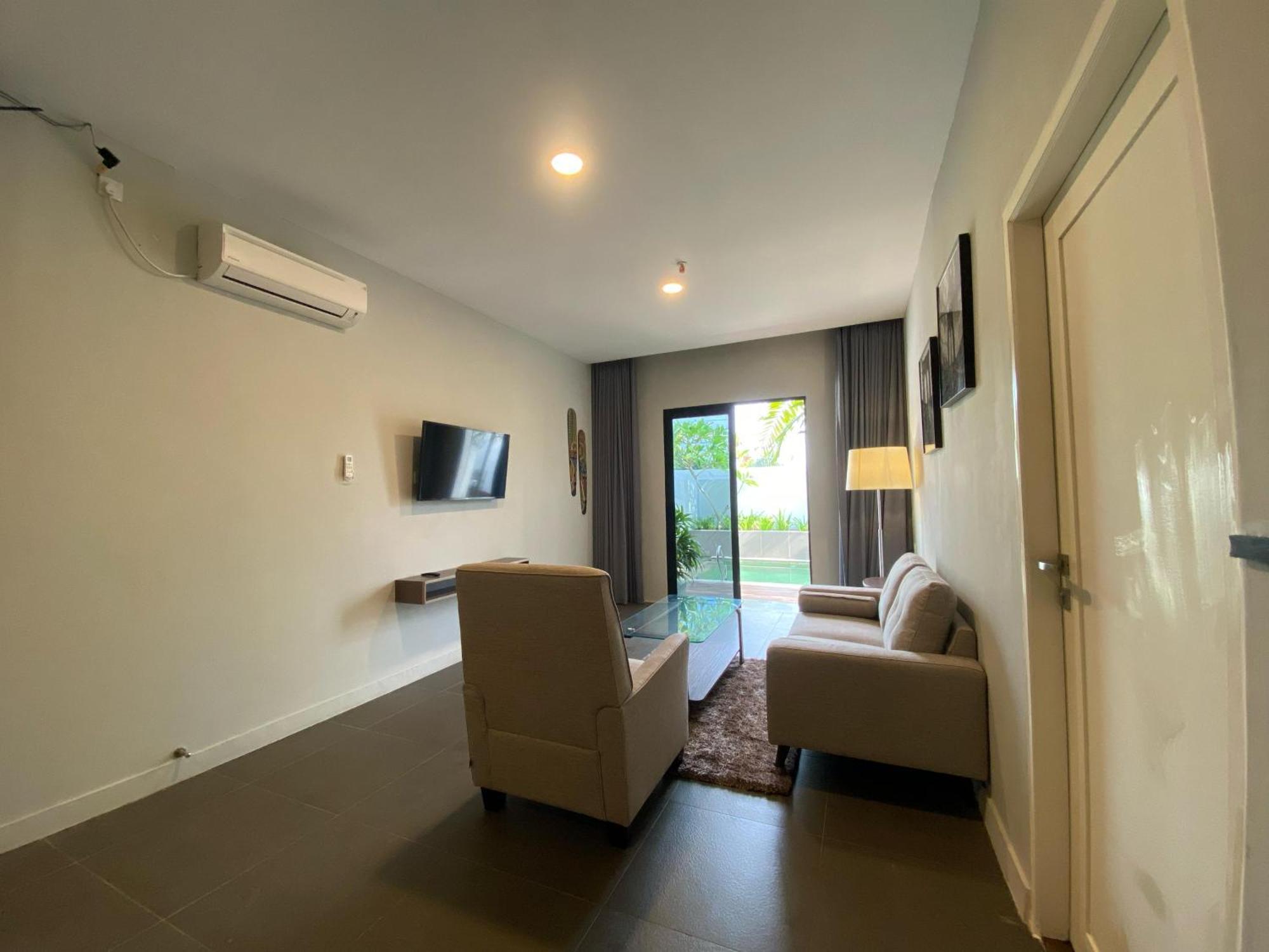 Onyx Hotel & Villa Tanjunguban Exterior photo