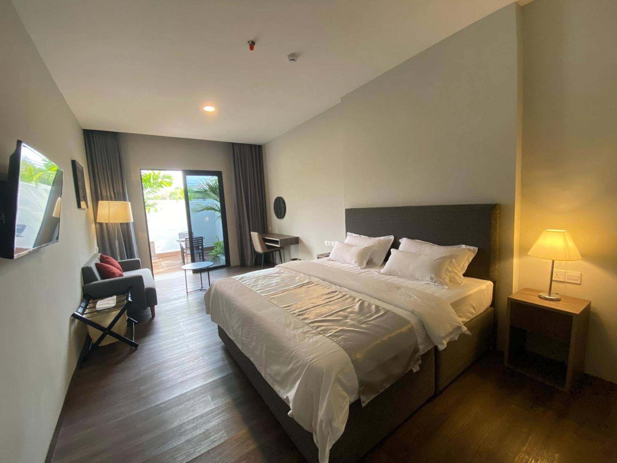 Onyx Hotel & Villa Tanjunguban Exterior photo