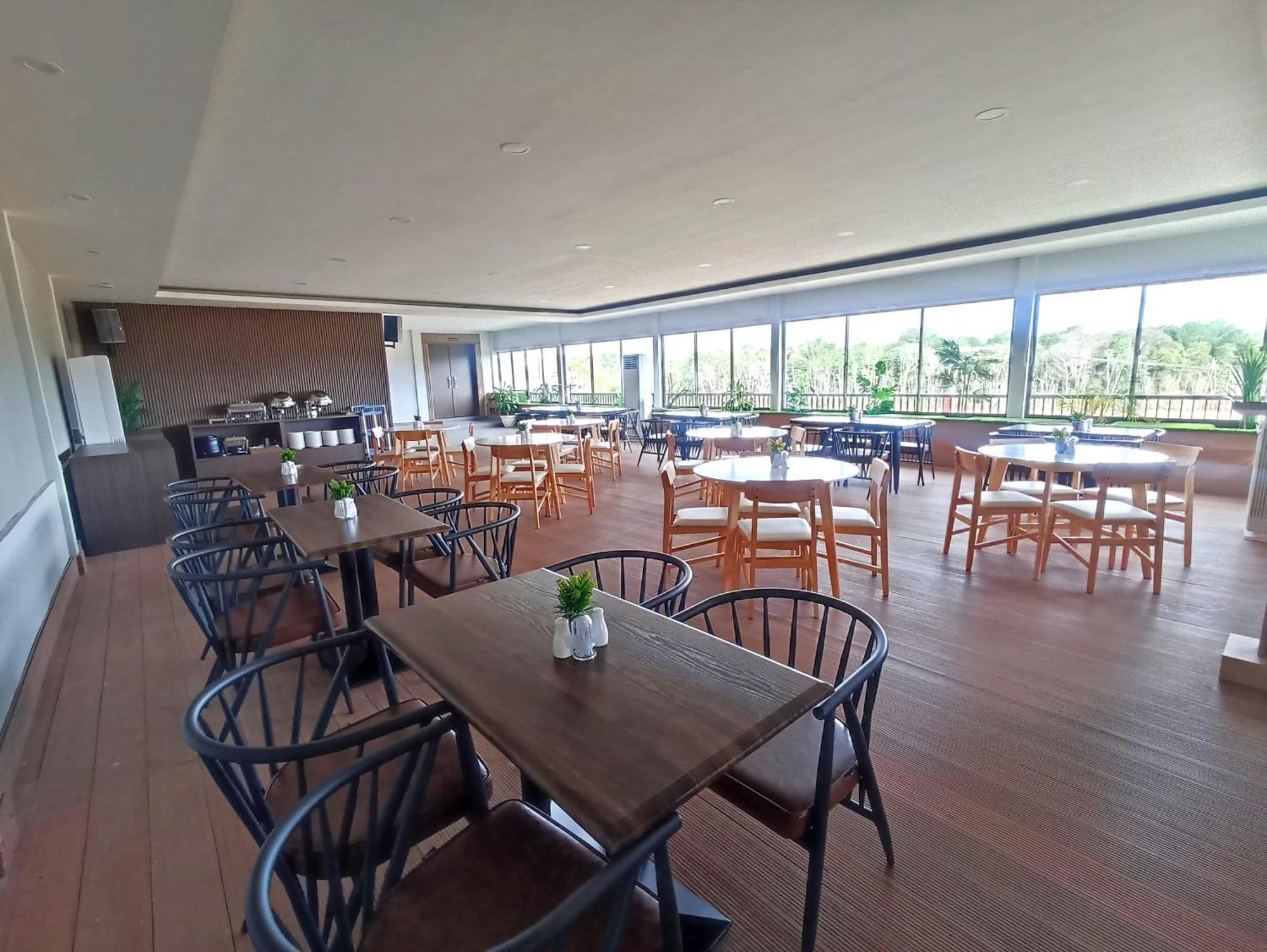 Onyx Hotel & Villa Tanjunguban Exterior photo