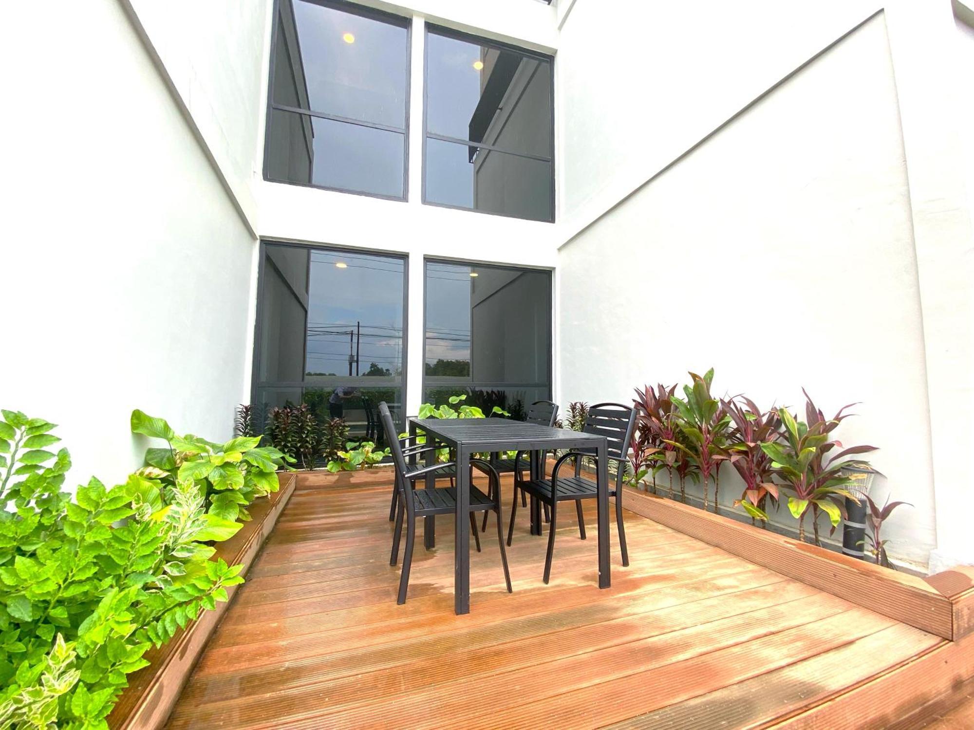 Onyx Hotel & Villa Tanjunguban Exterior photo